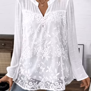 Елегантна дамска бяла блуза с флорална бродерия и дълги ръкави